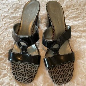 Anne Klein Sz 9 black sandals. 3.5” heel. Patent leather upper.